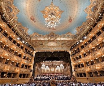 La magie des fêtes replay