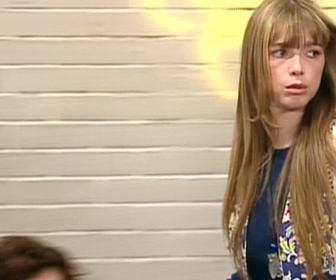 Replay Hélène et les garçons - S08 E04 - L'erreur