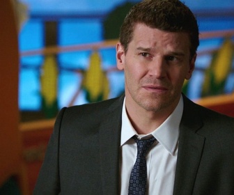 Replay Bones - S9 E18 - La carotte