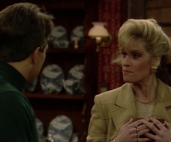 Replay Madame est servie - S08 E13 - Tony et les économies