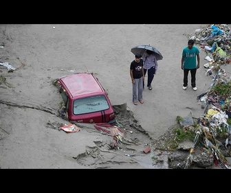 Replay Des inondations éclair et un glissement de terrain tuent des dizaines en Cachemire indien