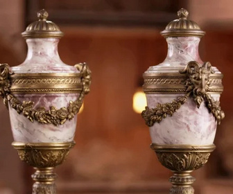 Replay Affaire conclue : la vie des objets - La paire de cassolettes d'Adeline