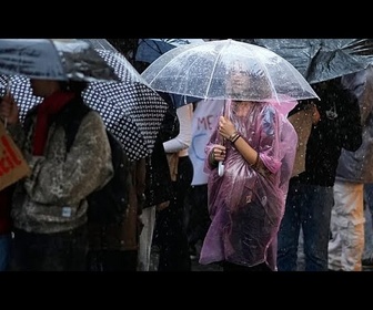 Replay Vents violents et pluies torrentielles au Portugal : plus d'un millier d'incidents recensés