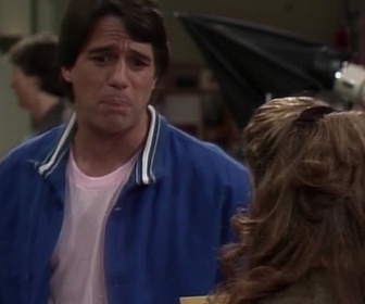 Replay Madame est servie - S04 E22 - Sam se lance dans la mode