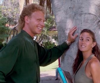 Replay Beverly Hills, 90210 - S03 E07 - Une boule dans ma gorge