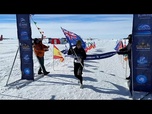 Replay Catherine Drysdale devient la première femme à remporter le Marathon de glace de l'Antarctique