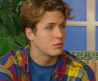 Replay Le miel et les abeilles - S03 E04 - Pot de miel