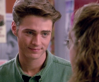 Replay Beverly Hills, 90210 - S02 E01 - Affaires de coeur