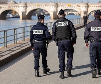 Replay Enquête prioritaire - S1E92 - Police parisienne : un quotidien sous haute tension