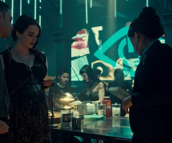 Replay Orphan black - S4 E1 - Erreur de jugement