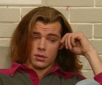 Replay Hélène et les garçons - S02 E39 - Le retour 2