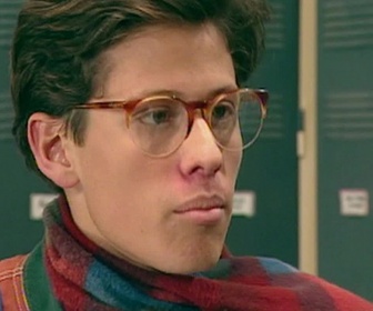 Replay Premiers baisers - S03 E39 - Qui va à la chasse