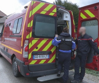 Replay 100 jours avec les gendarmes des Alpes - S1E5 - Violences, chauffards, fugue : le quotidien mouvementé des gendarmes