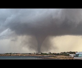 Replay En Sicile, deux tornades ravagent un campus scolaire et font 11 blessés