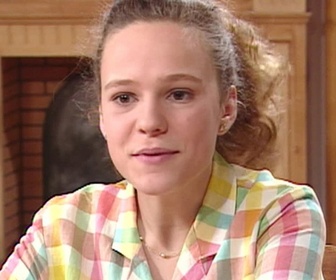 Replay Premiers baisers - S02 E22 - Le cousin de Jérôme