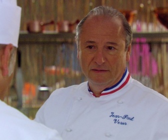 Replay Camping paradis - S07 E01 - Le combat des chefs !