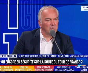 Replay Les Grandes Gueules - Coup de couteau à un CRS, fumigènes : est-on encore en sécurité sur la route du Tour ?