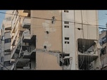 Replay Les autorités déblayent des débris après la première frappe israélienne à Beyrouth depuis des mois