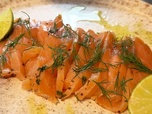 Replay Suède : le saumon gravlax - Voyage en cuisine