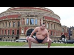 Replay Les lutteurs de sumo apportent l'ancienne tradition japonaise à Londres