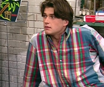 Replay Hélène et les garçons - S08 E05 - Nouveau départ