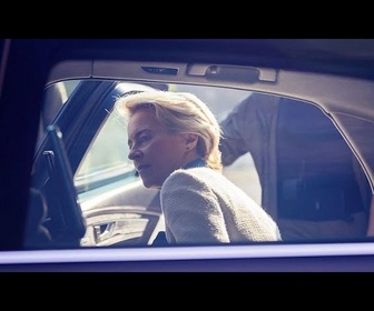 Replay Des nationalistes bulgares attaquent une voiture en croyant qu'Ursula von der Leyen était dedans