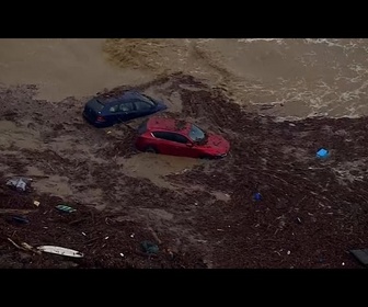 Replay De violents orages provoquent des inondations soudaines le long de la Great Ocean Road en Australie