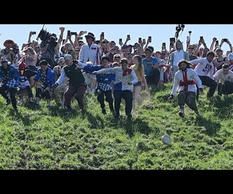 Replay Royaume‑Uni : la folle course de cheese rolling fascine toujours