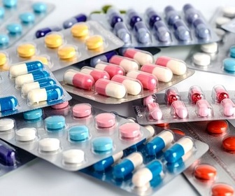 Replay 28 Minutes - Médicaments : à consommer avec modération
