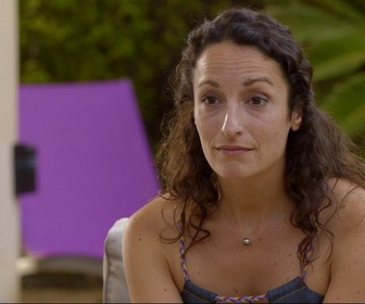 Replay Petits secrets entre voisins - S04 E34 - Le bon numéro