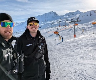 Replay Alpes : quand la police chausse les skis - ARTE Regards