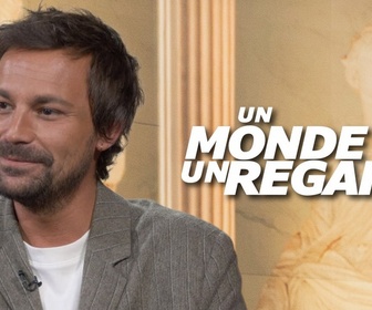 Replay Un monde, un regard - Bertrand Chameroy, l'amuseur sensible