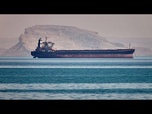 Replay Navire touché à Hormuz, le principal négociateur iranien dit que le détroit restera fermé