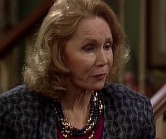 Replay Madame est servie - S05 E15 - Premier rendez-vous