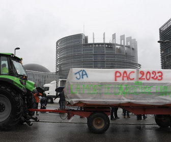 Replay Élément Terre - Vers une transition écologique de l'agriculture européenne et française?