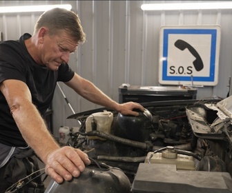 Replay Top Mecanic : 5 jours pour restaurer une épave - S6E24 - Jour 4 - Semaine spéciale vintage mécanic : Bonneville vs Orlandi