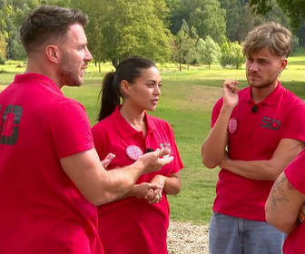 Replay Les cinquante - S4 E43 - Coup sur coup