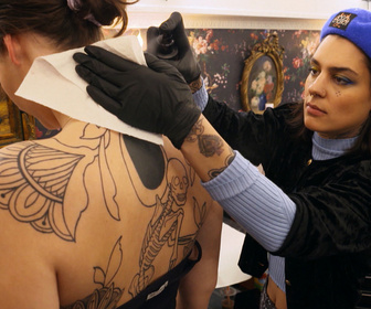 Replay Tattoo shop : les rois du tatouage - S1E2 - Duel au salon