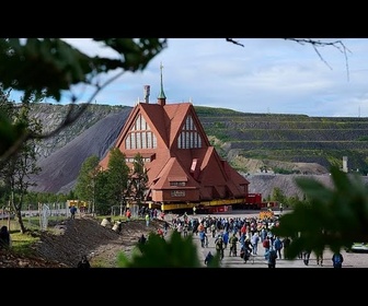 Replay En images, les autorités suédoises commencent le déplacement de l'église historique de Kiruna