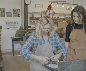 Replay Familles de légende - Famille Poisson, artisans d'art de mères en filles