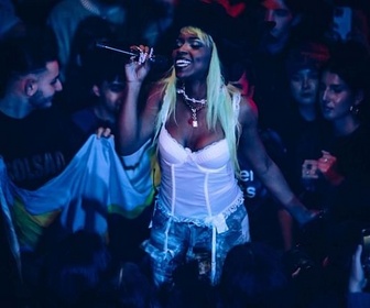 Replay Dans le Club - Theodora
