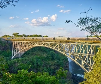 Replay De Dar es Salam aux chutes Victoria - Un train au coeur des merveilles africaines