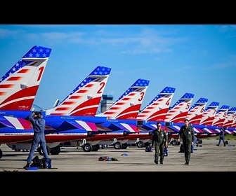 Replay Patrouille de France survole New York pour l'anniversaire des États-Unis