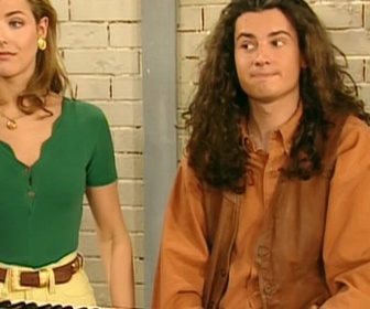 Replay Hélène et les garçons - S10 E03 - Follement