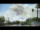 Replay Un incendie de forêt progresse dans les collines du sud de la Californie