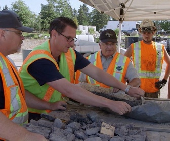 Replay Le mystère d'Oak Island : la course au trésor - S7E17 - L'oeil omniscient n'a pas tout livré