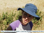 Replay Un jour, un doc week-end - À vélo, en roulotte ou en péniche : le défi des vacances itinérantes en famille (1/2)