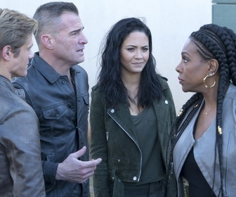 Replay MacGyver - S2 E18 - L'union fait la force