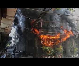 Replay Incendie dans un immeuble à New Delhi : au moins 18 morts