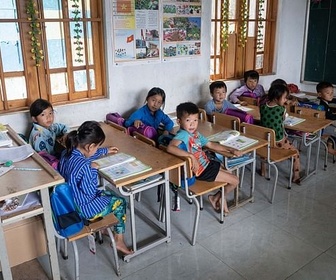 Replay À regarder en famille - Vietnam, une maîtresse d'école au sommet